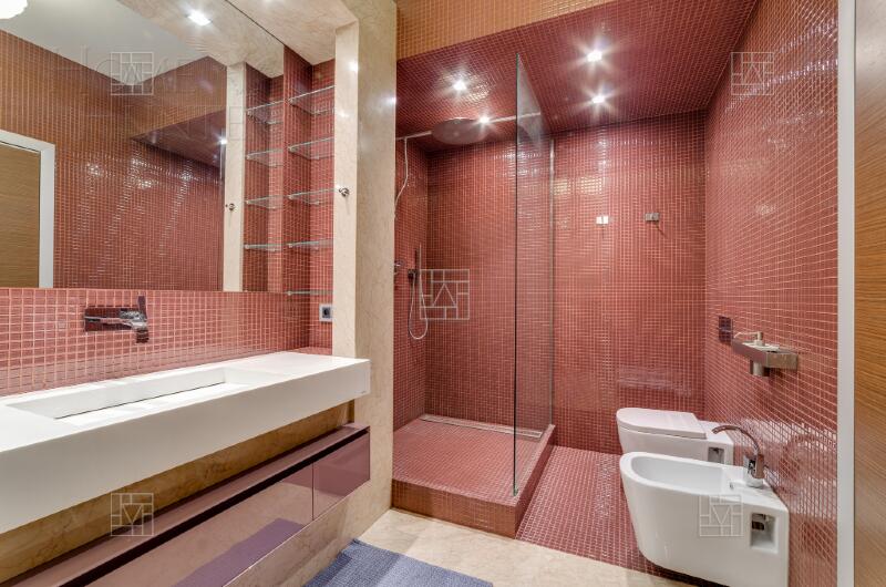 7-КОМН. КВАРТИРА С ОТДЕЛКОЙ 330 М² НА 2 ЭТАЖЕ