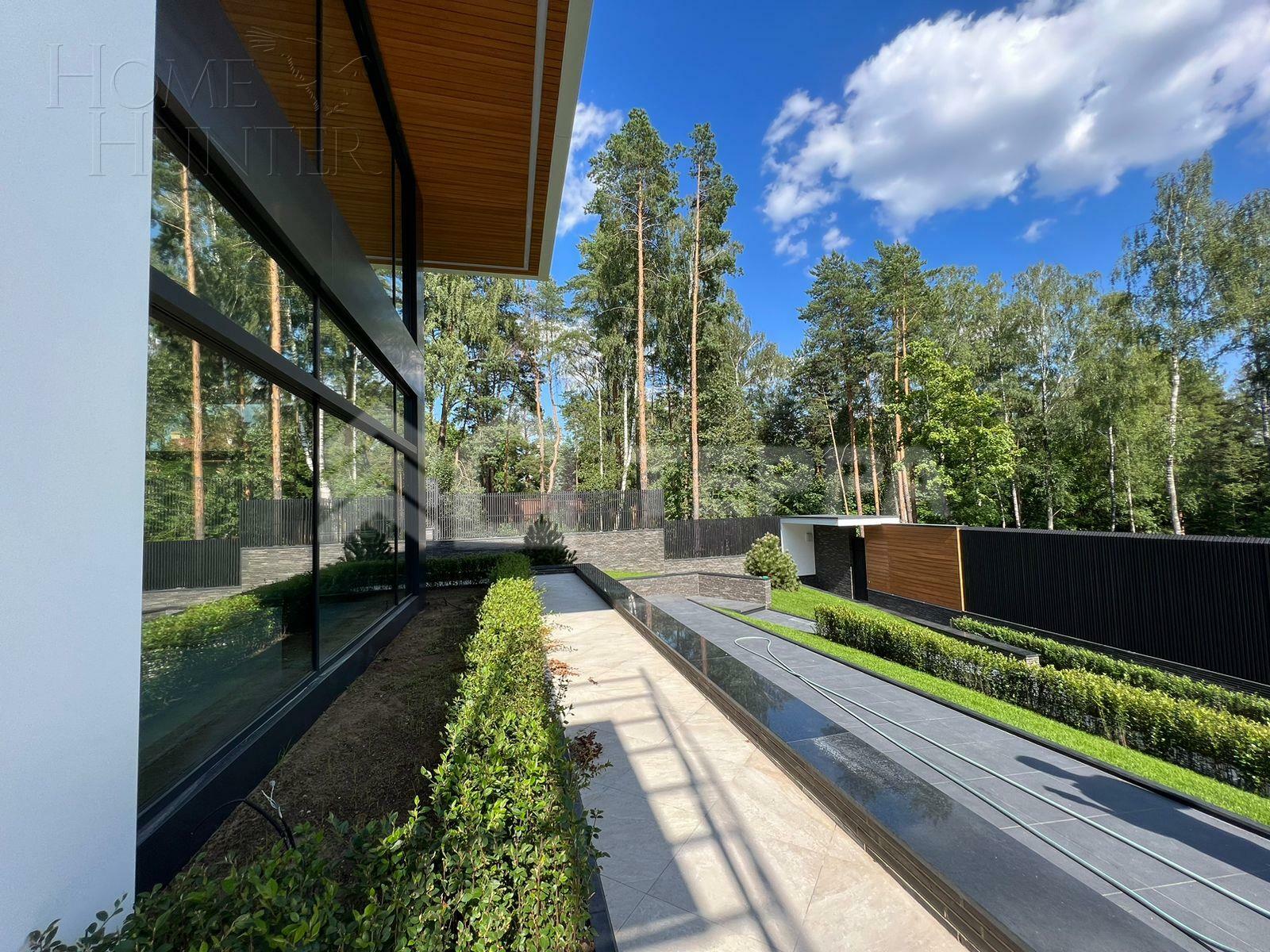 2-этажный коттедж 1 200 м² без отделки