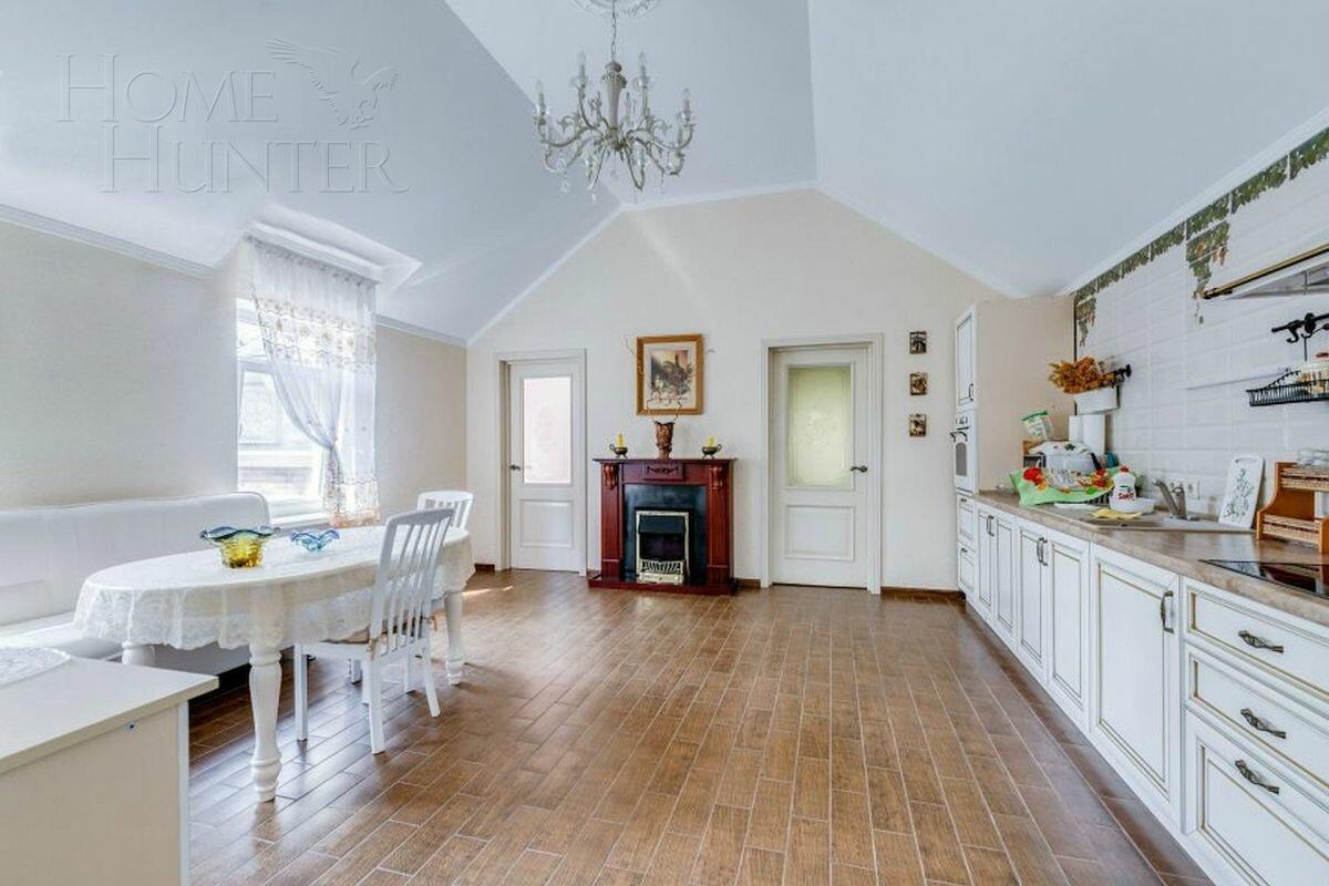 3-этажный коттедж 580 м² с отделкой