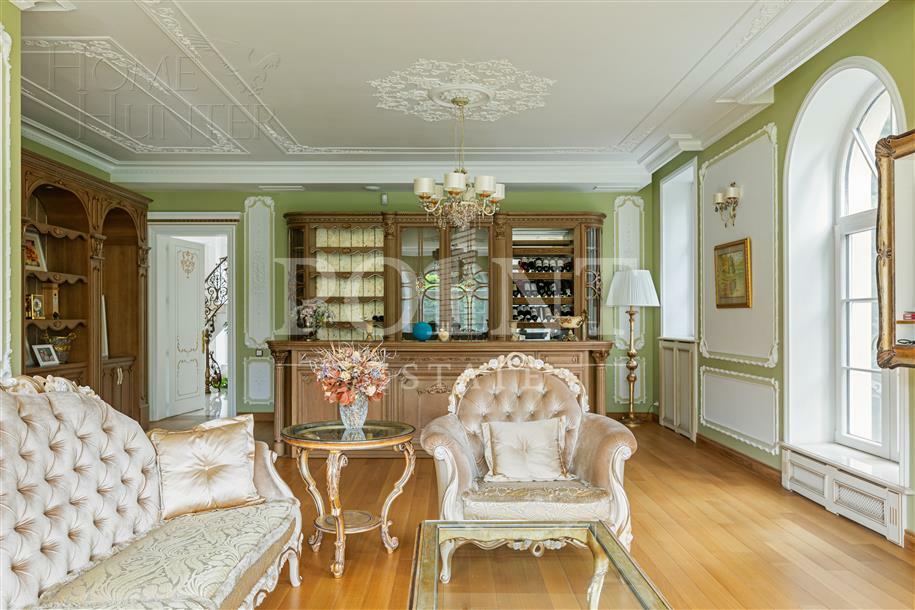 2-этажный коттедж 1 800 м² с отделкой