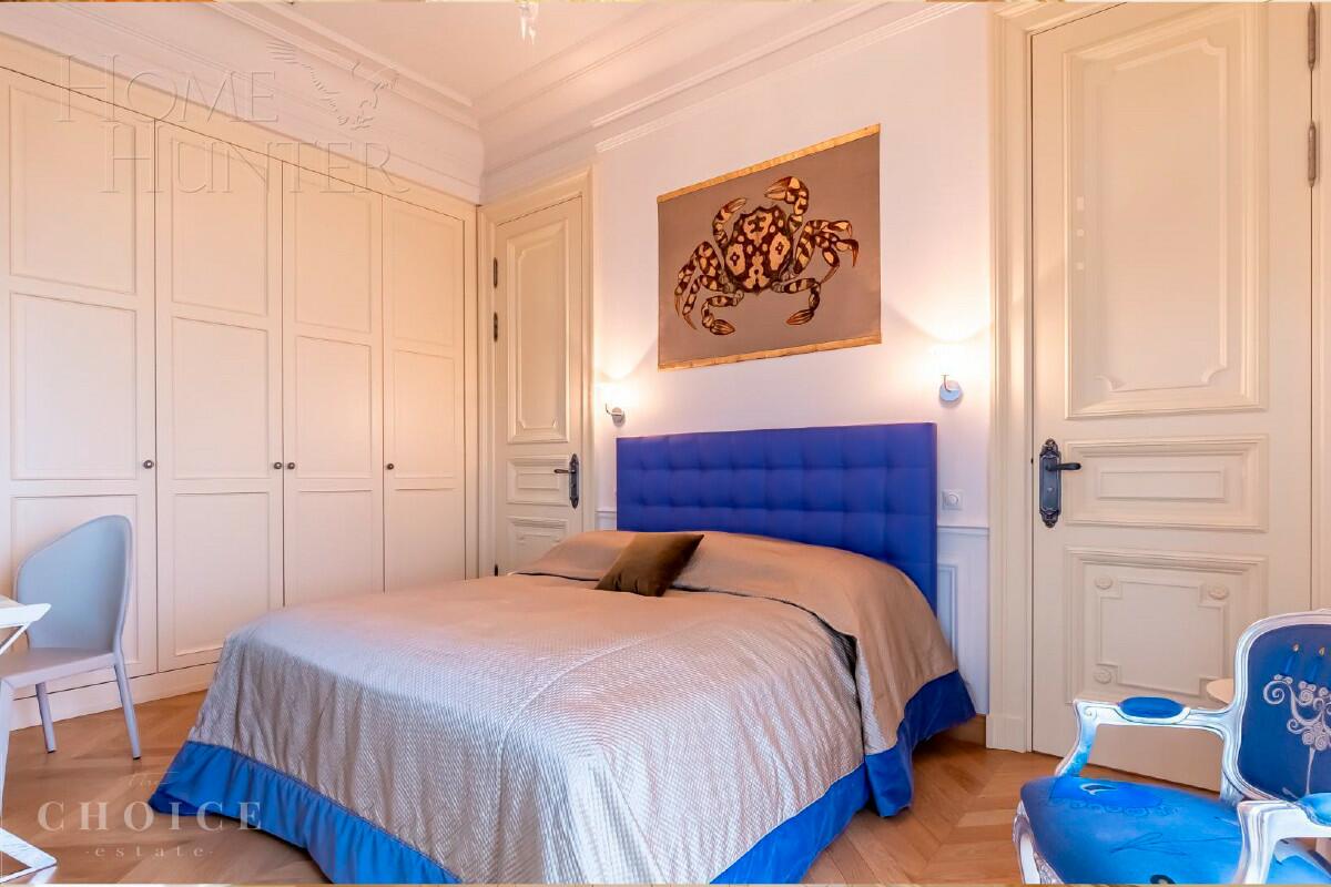 2-этажный коттедж 1 100 м² с отделкой