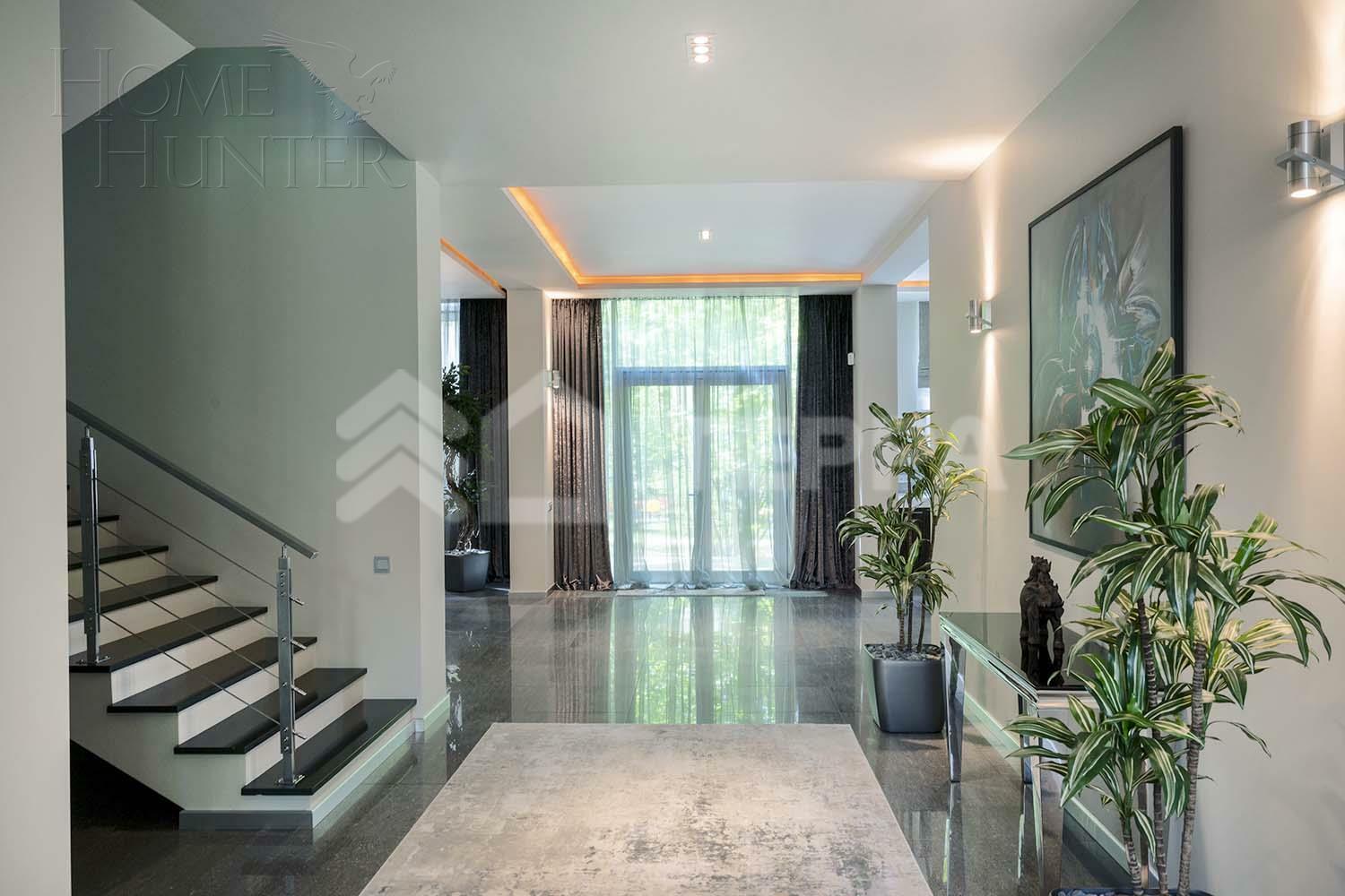 2-этажный коттедж 1 518 м² с отделкой