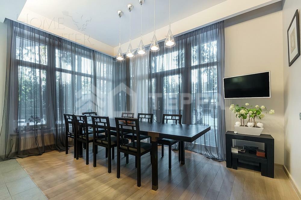 2-этажный коттедж 1 622 м² с отделкой