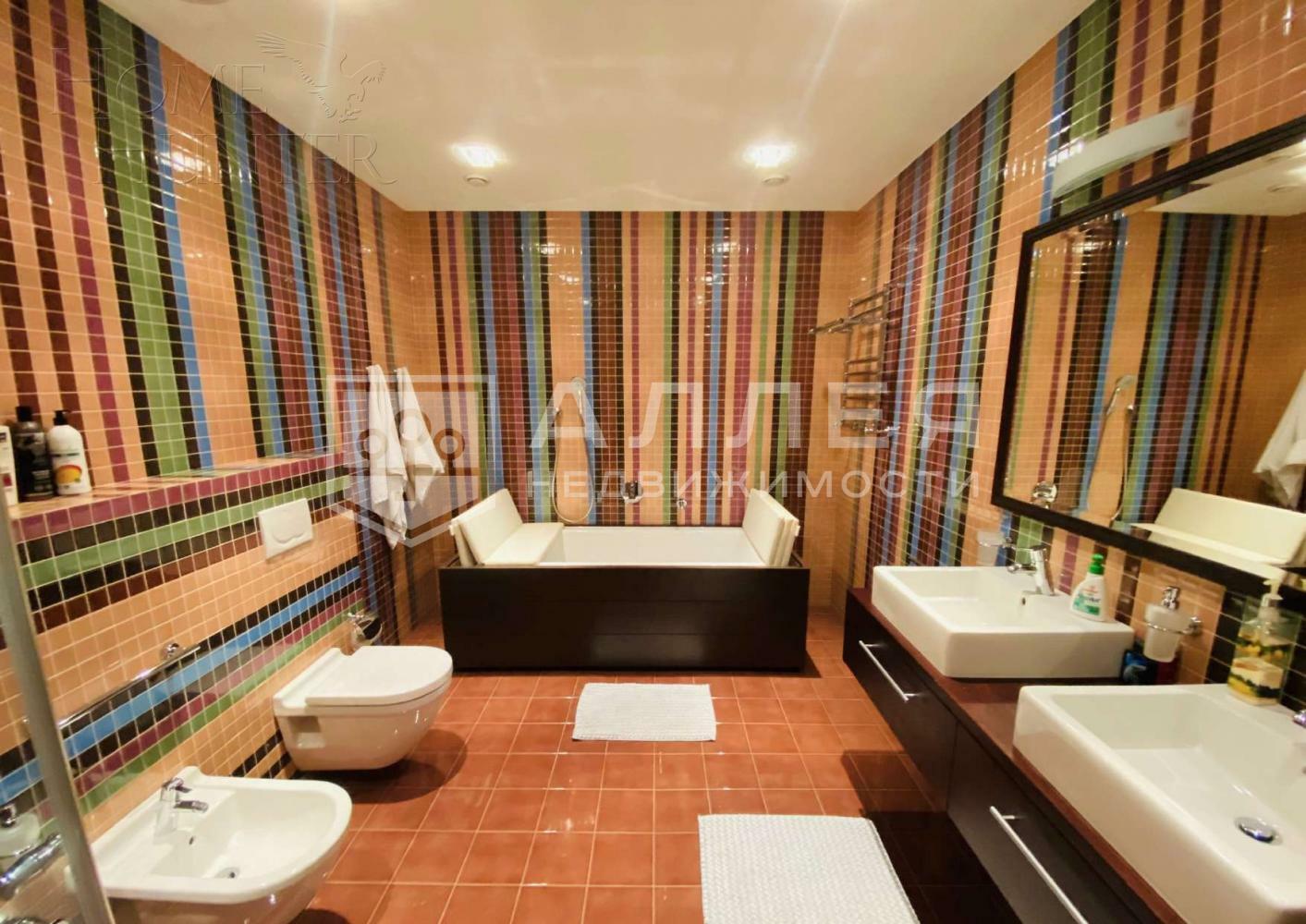 3-этажный коттедж 370 м² с отделкой