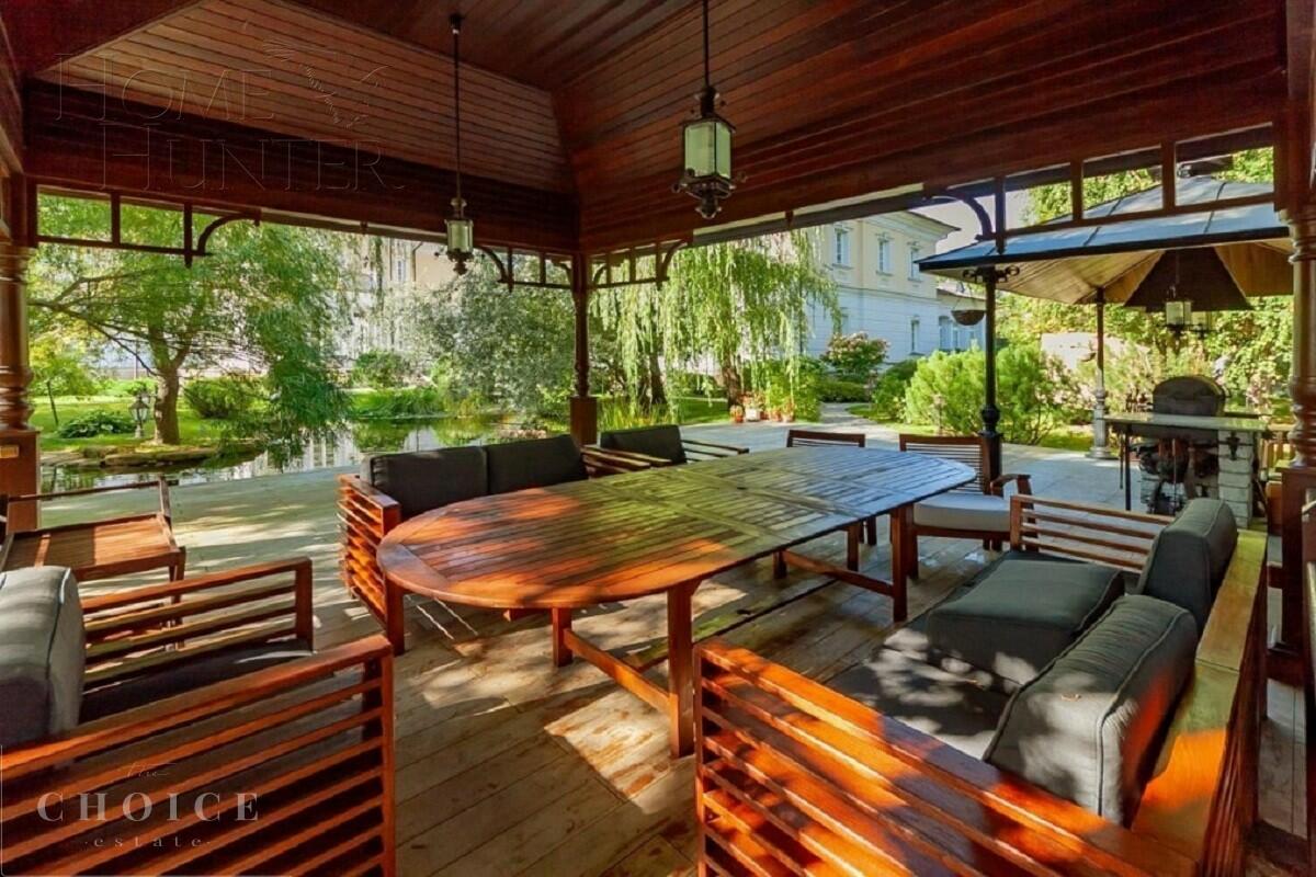 2-этажный коттедж 2 000 м² с отделкой