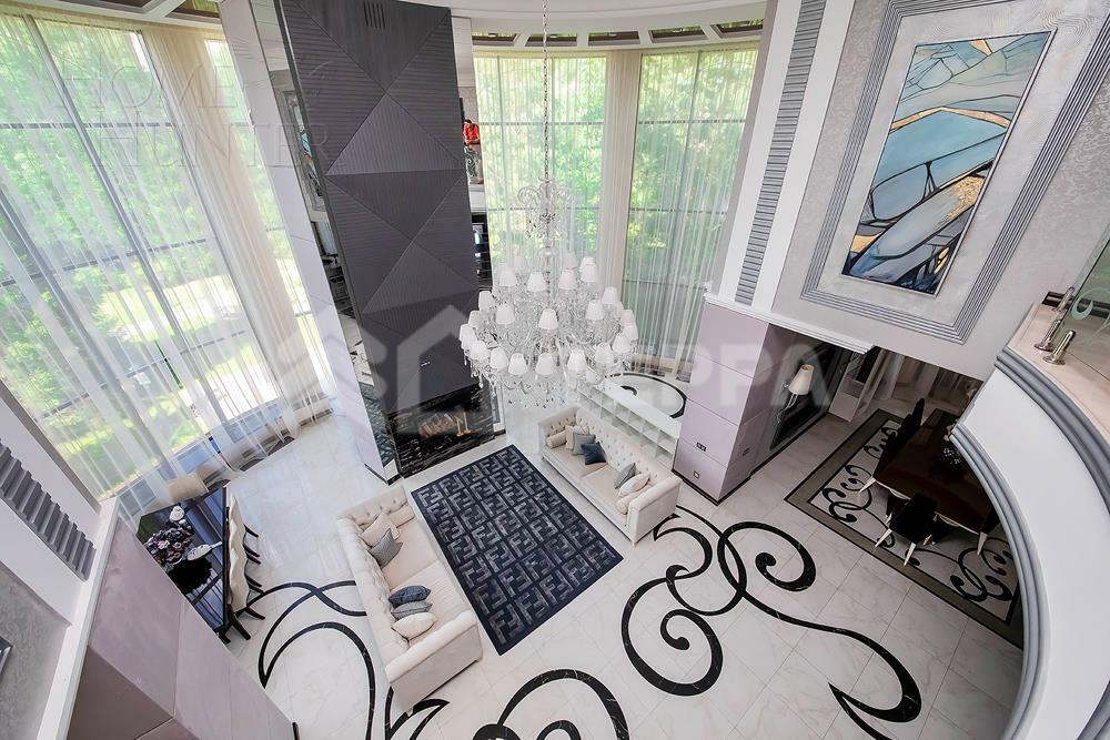 3-этажный коттедж 768 м² с отделкой