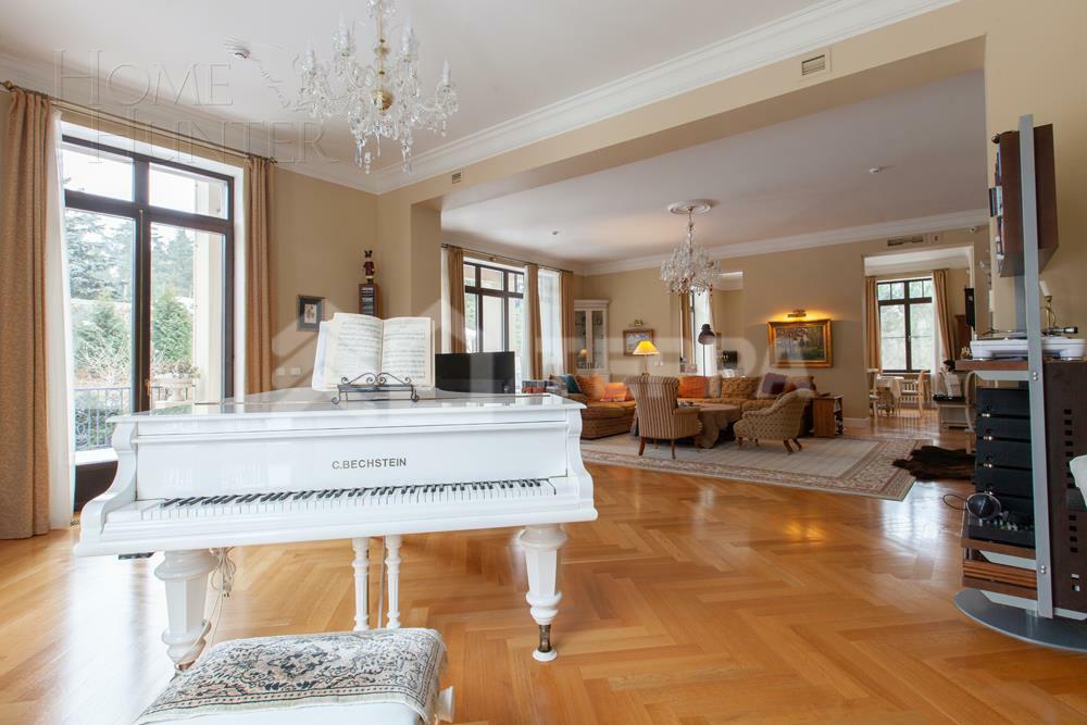 КОТТЕДЖ 972 м² с отделкой