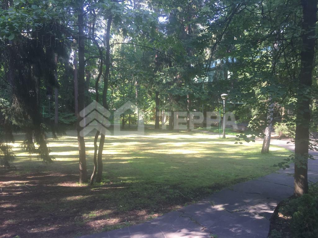 2-этажный коттедж 1 615 м² с отделкой