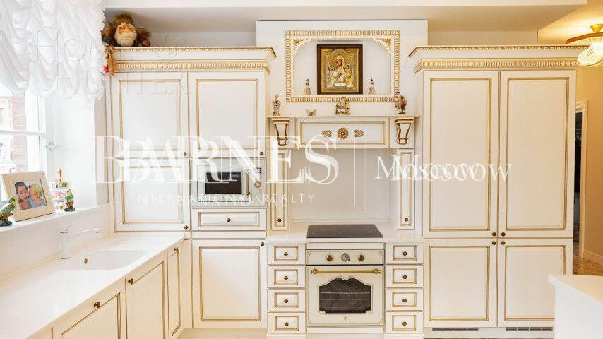 2-этажный коттедж 550 м² с отделкой