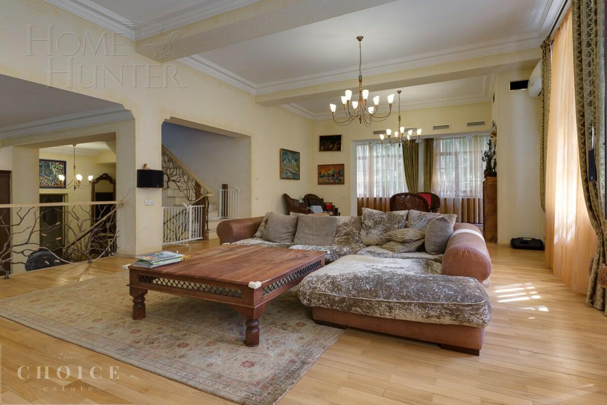 2-этажный коттедж 550 м² с отделкой