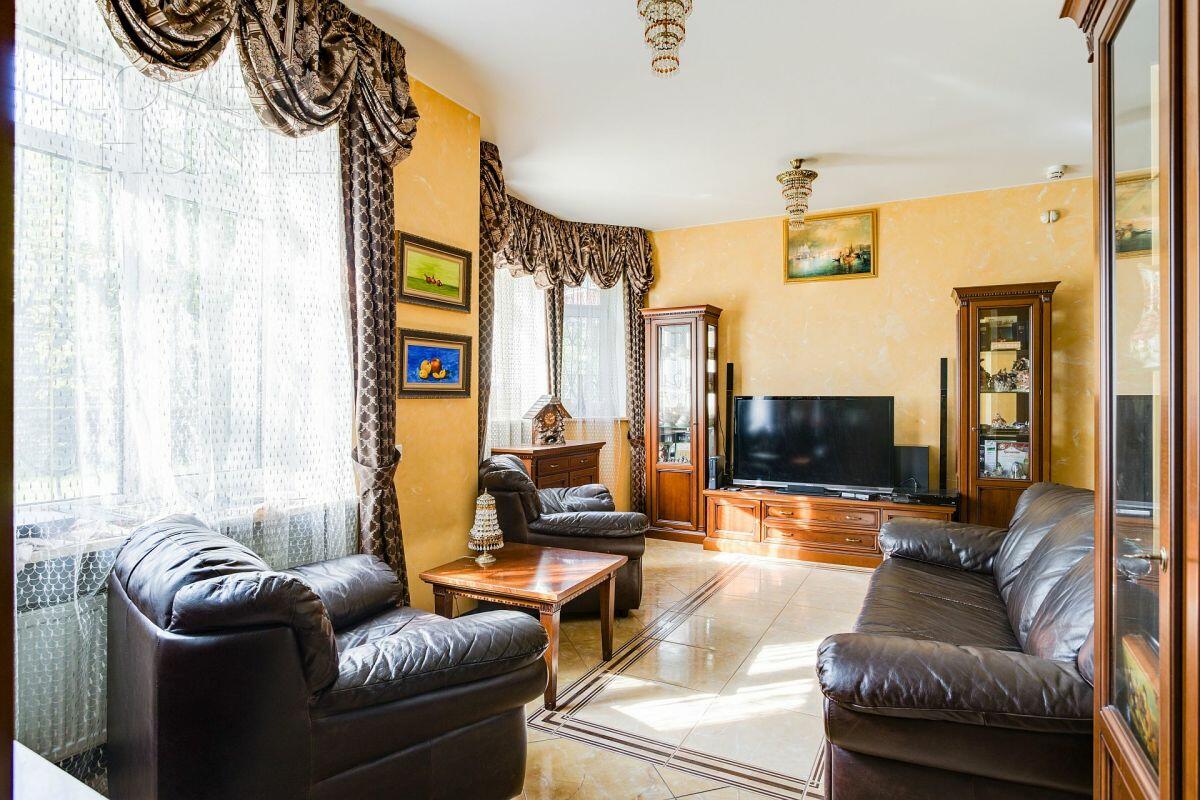 2-этажный коттедж 948 м² с отделкой