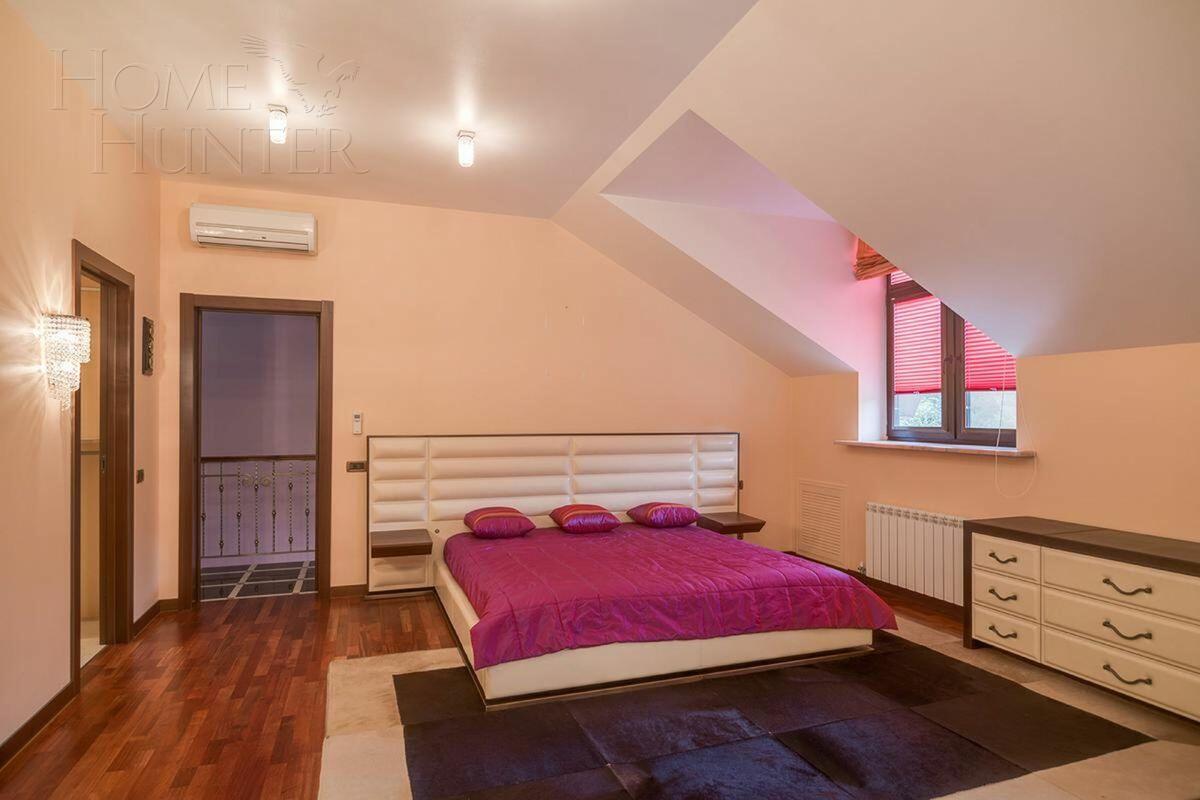 3-этажный таунхаус 350 м² с отделкой