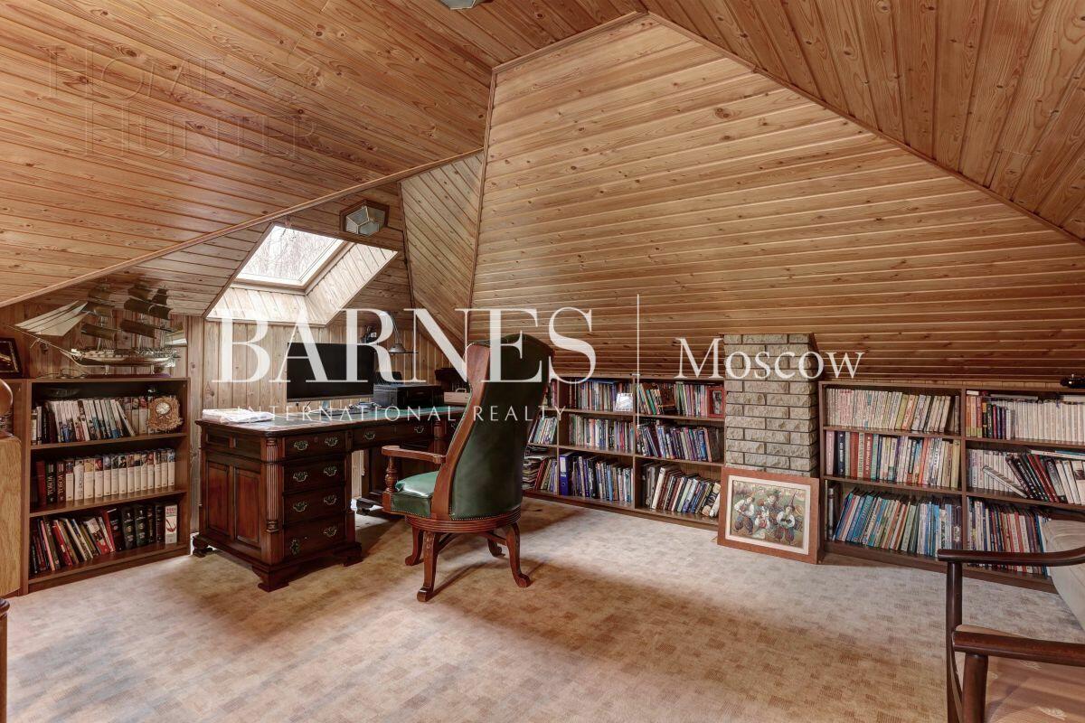 2-этажный коттедж 300 м² с отделкой