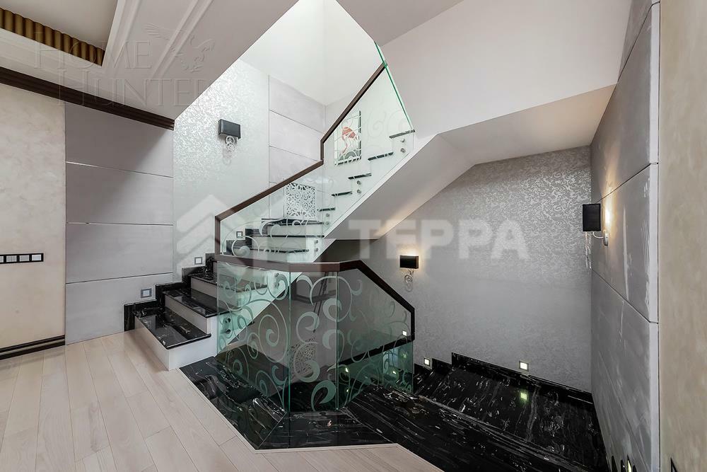 3-этажный коттедж 768 м² с отделкой