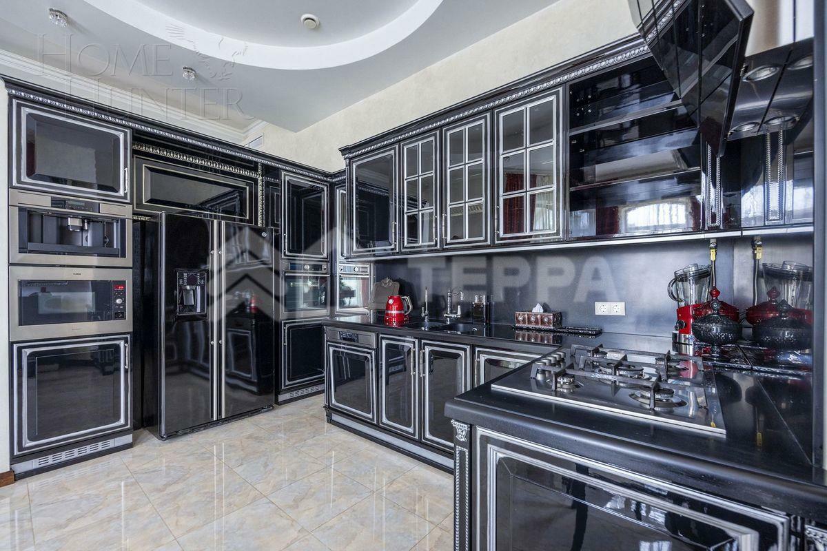 2-этажный коттедж 400 м² с отделкой