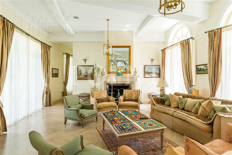 2-этажный коттедж 1 042.4 м² с отделкой