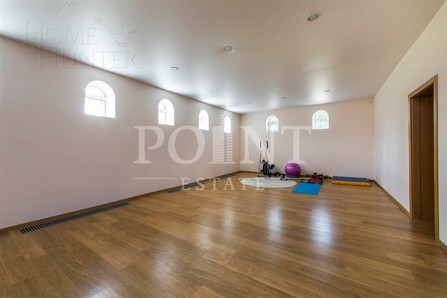 3-этажный коттедж 850 м² с отделкой