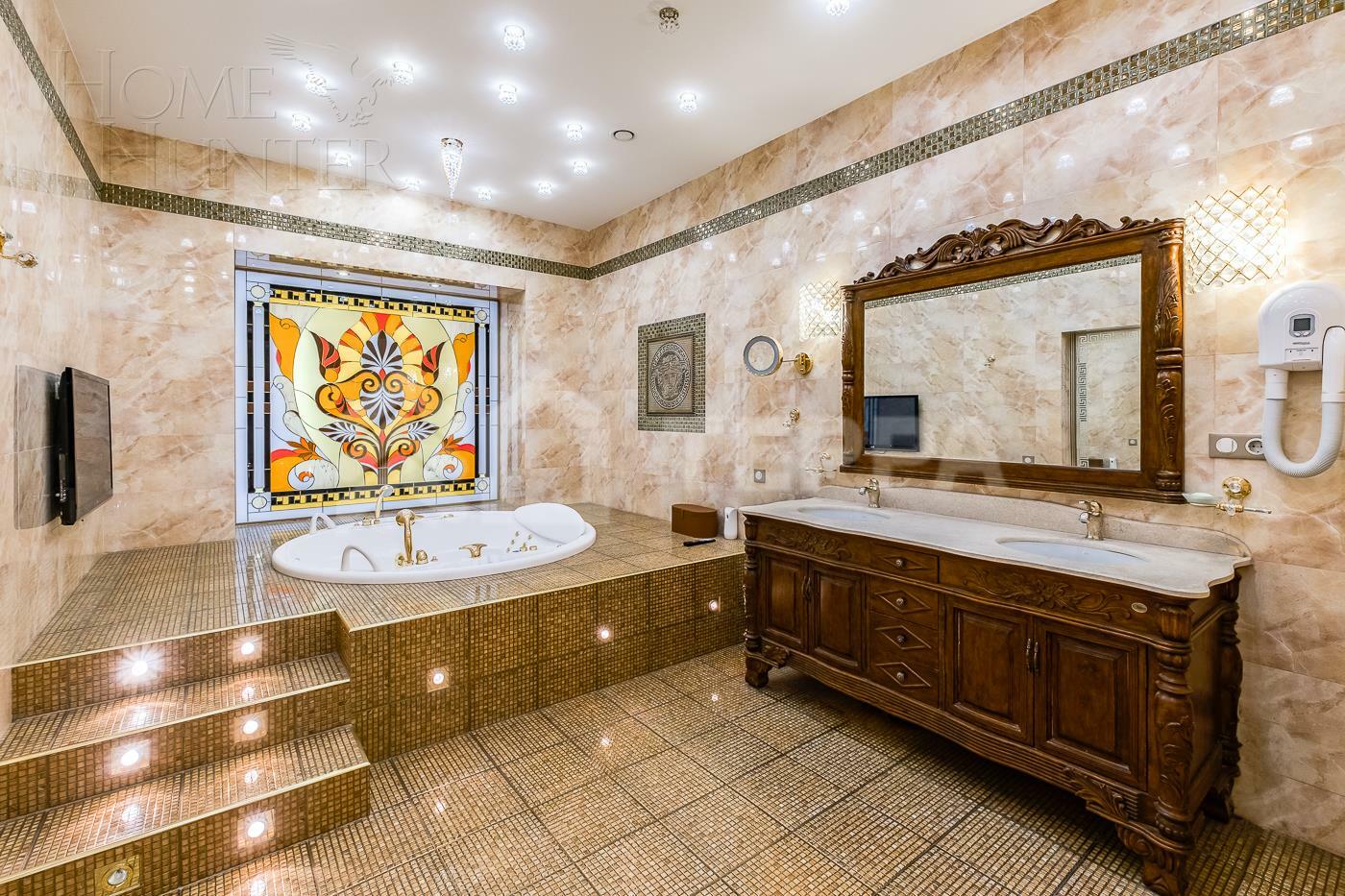 3-этажный коттедж 1 650 м² с отделкой