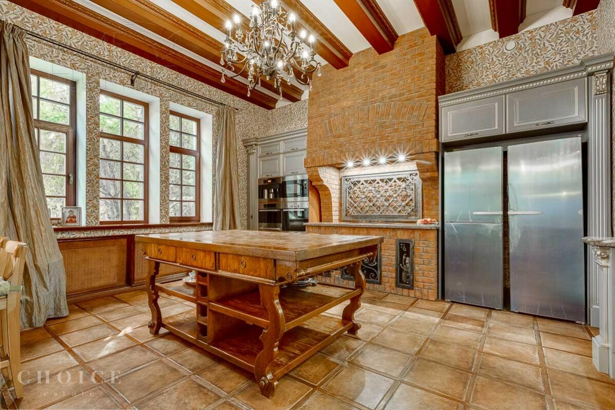 2-этажный коттедж 1 100 м² с отделкой