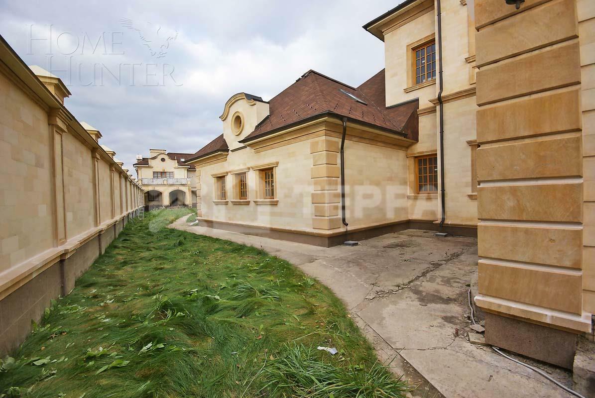 3-этажный коттедж 1 538 м² без отделки