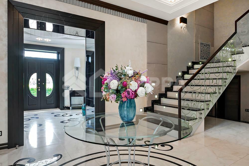 3-этажный коттедж 768 м² с отделкой