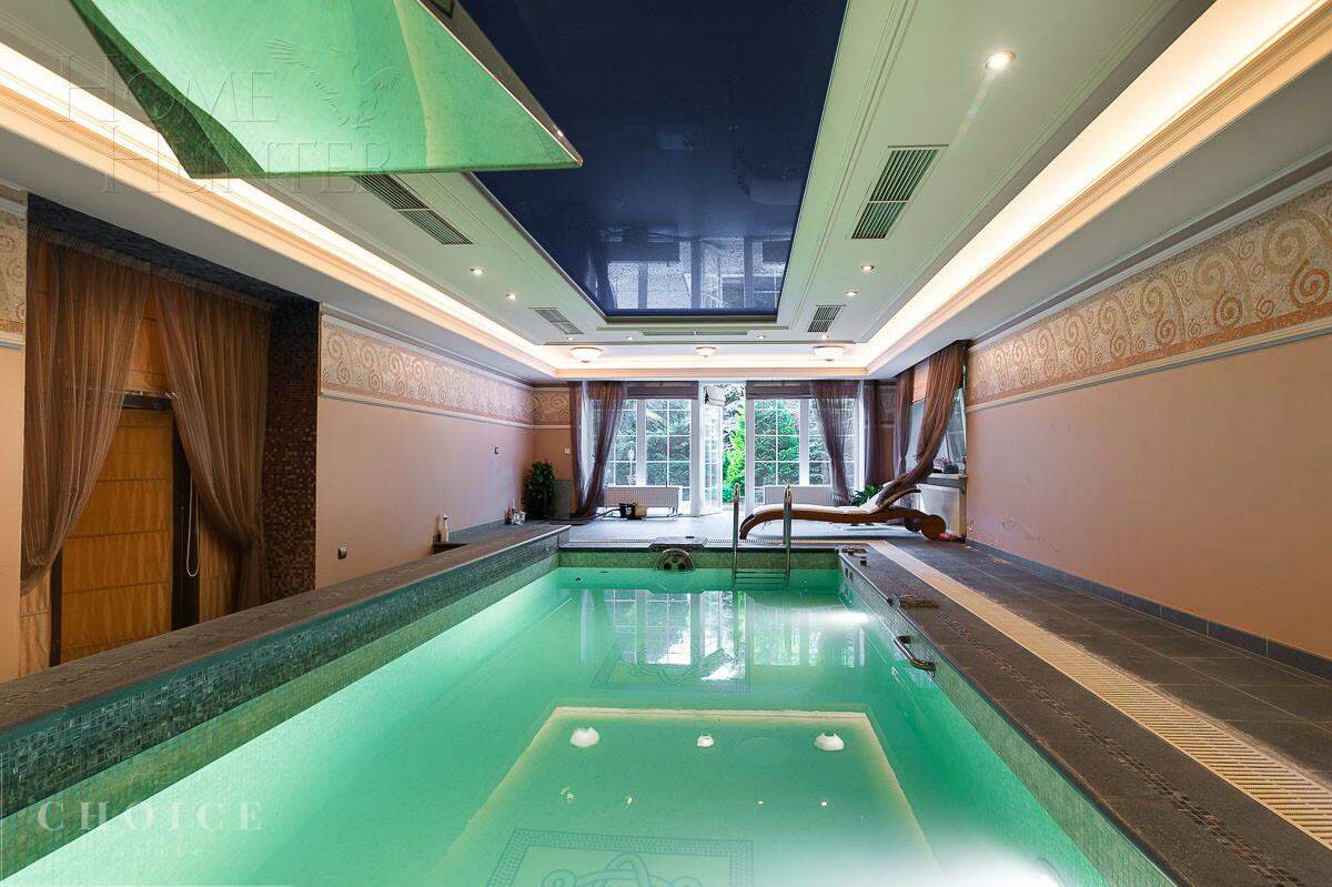 4-этажный коттедж 1 200 м² с отделкой