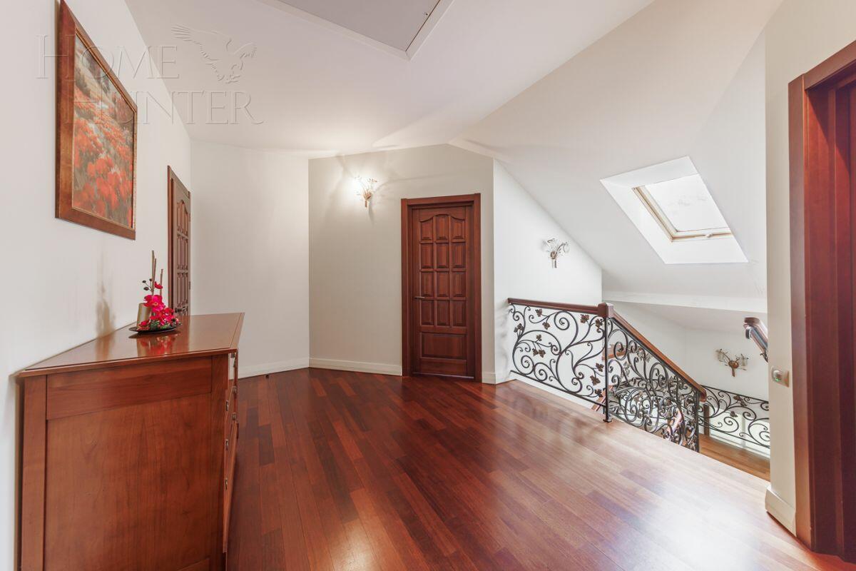 2-этажный коттедж 398.2 м² с отделкой