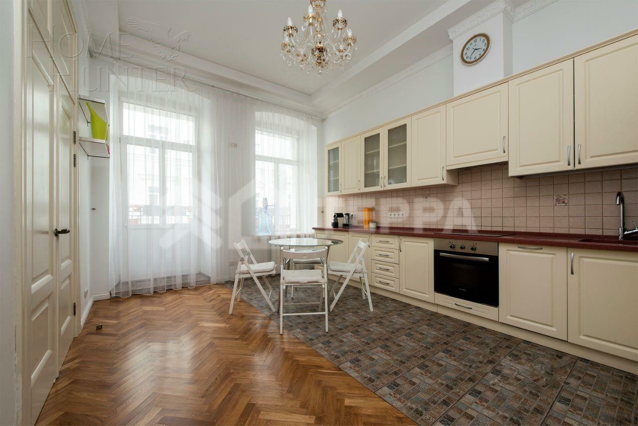 7-КОМН. КВАРТИРА С ОТДЕЛКОЙ 193.5 М² НА 3 ЭТАЖЕ