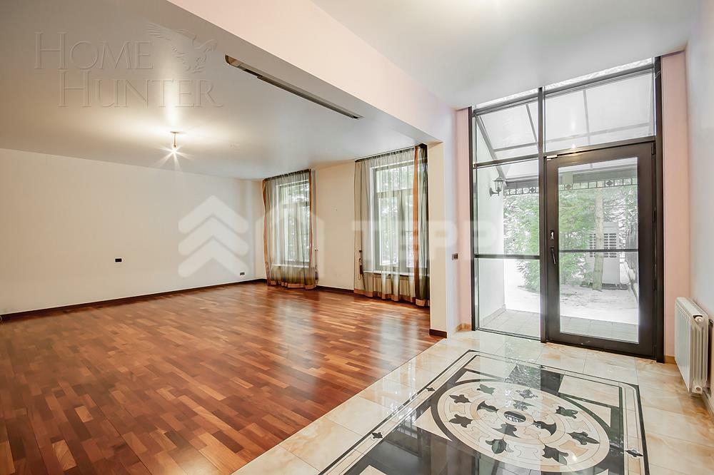 3-этажный таунхаус 350 м² с отделкой