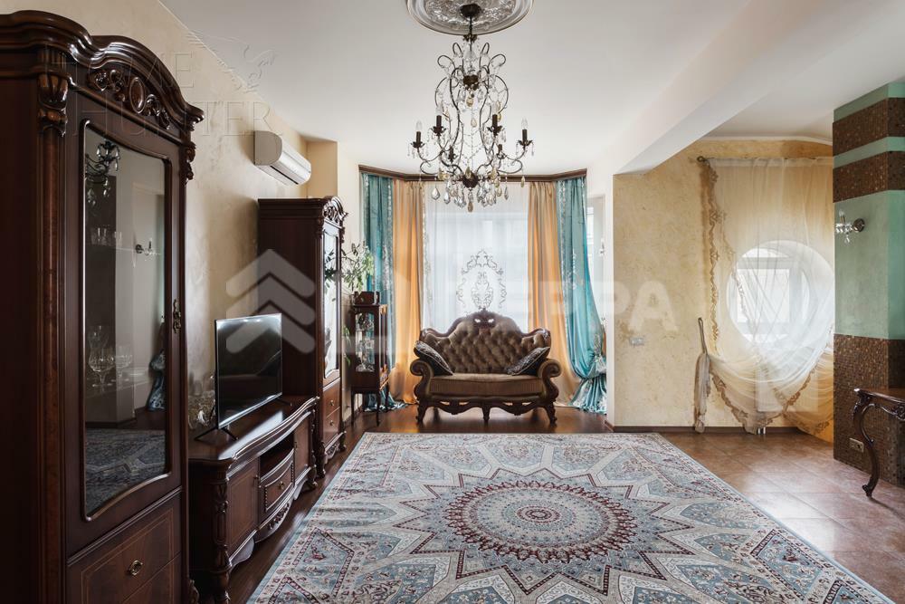 3-этажный таунхаус 200 м² с отделкой