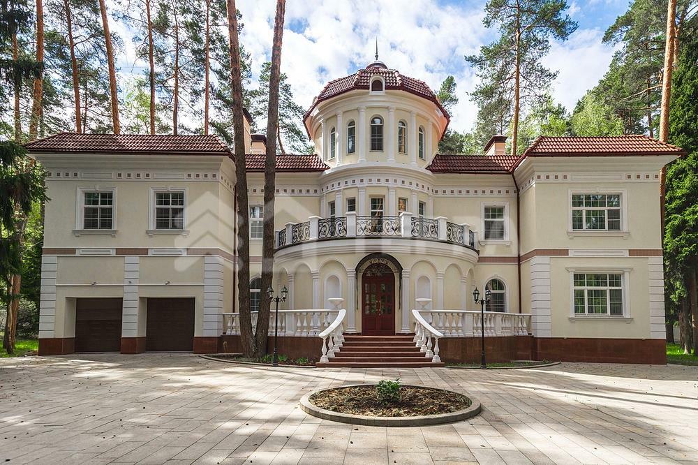 2-этажный коттедж 1 250 м² с отделкой