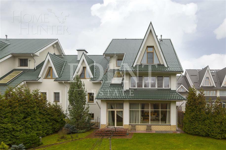 2-этажный таунхаус 460 м² с отделкой