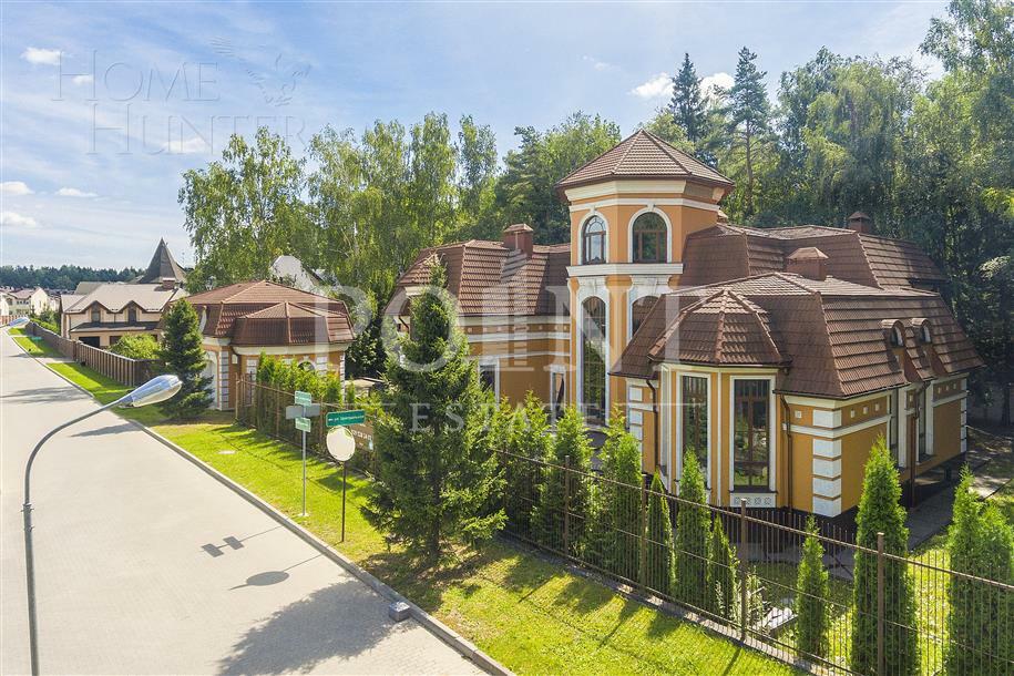 3-этажный коттедж 1 000 м² без отделки