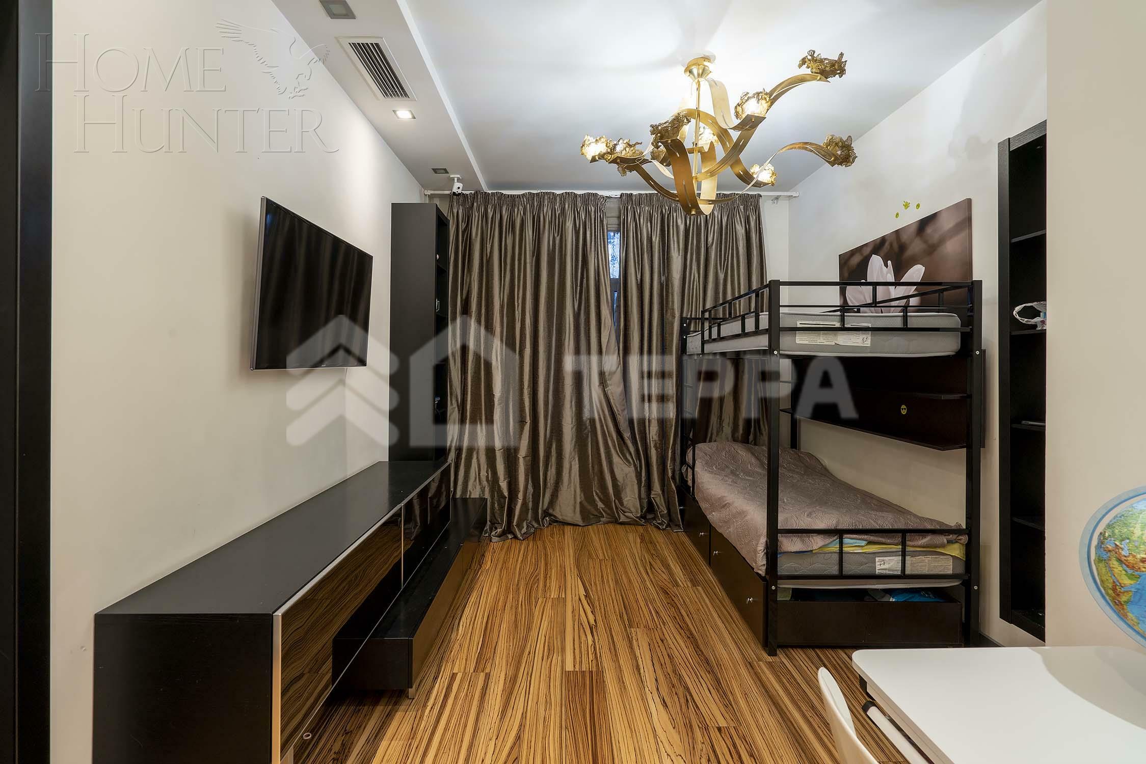 3-этажный таунхаус 350 м² с отделкой