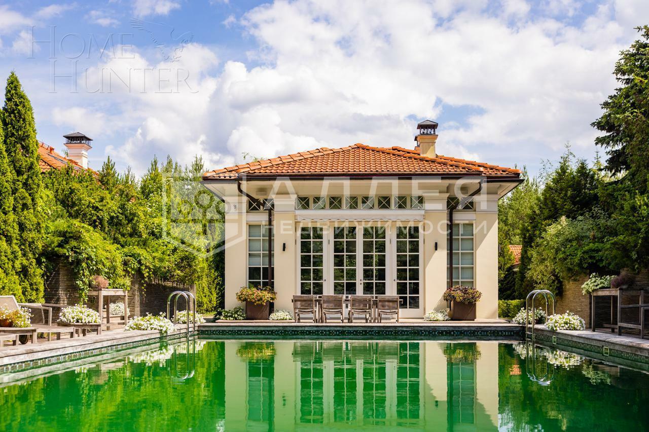 2-этажный коттедж 1 000 м² с отделкой