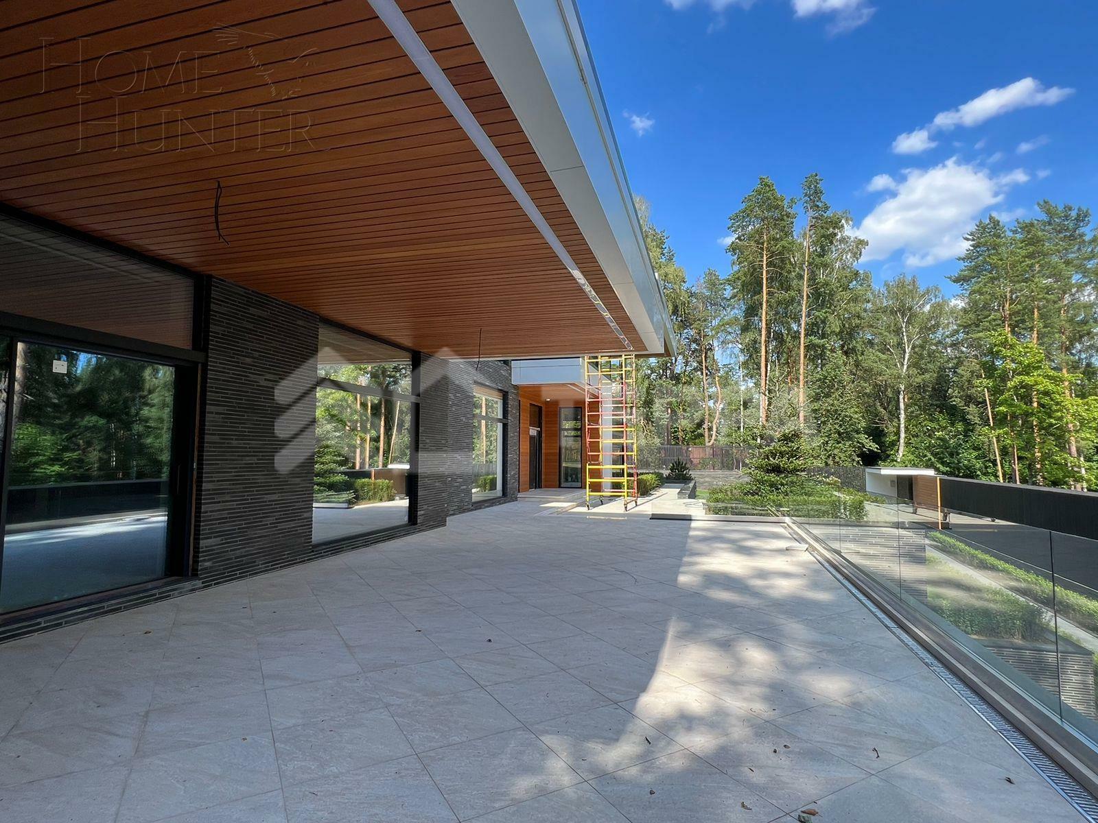 2-этажный коттедж 1 200 м² без отделки