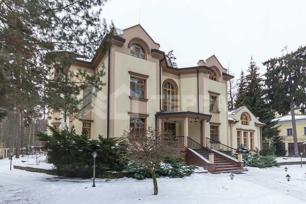 2-этажный коттедж 1 159 м² с отделкой