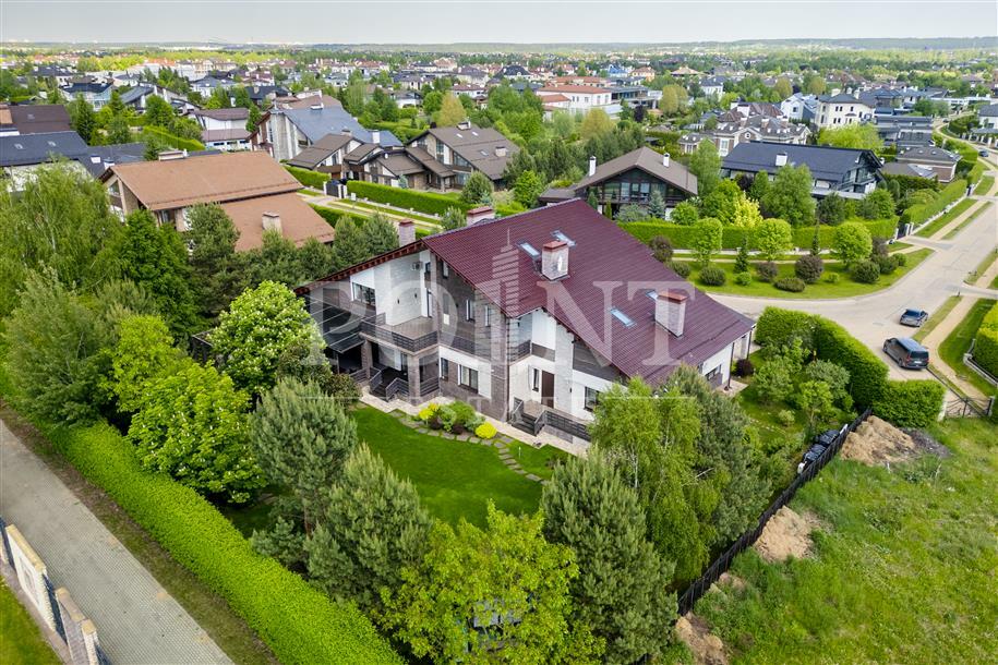 2-этажный коттедж 720 м² с отделкой