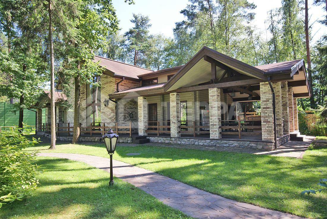 2-этажный коттедж 890 м² с отделкой