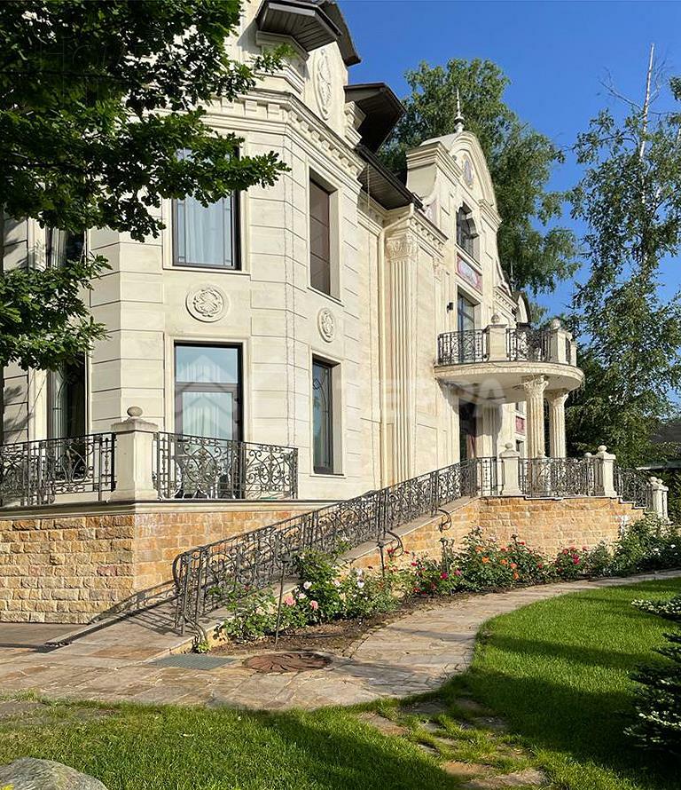 2-этажный коттедж 1 100 м² с отделкой