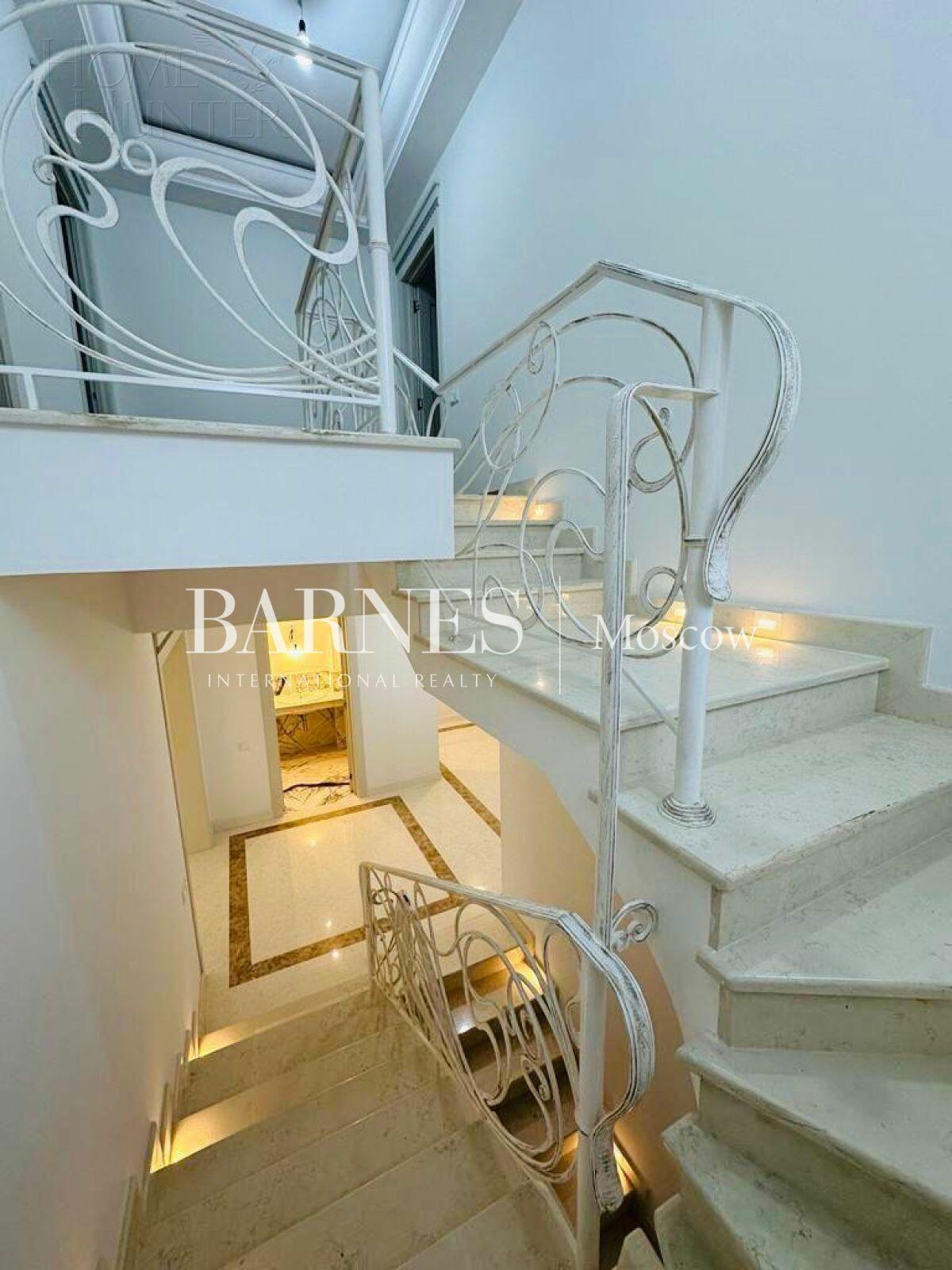 2-этажный коттедж 400 м² с отделкой