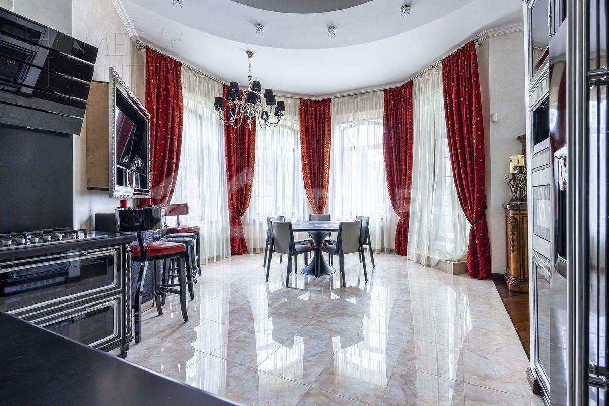 2-этажный коттедж 400 м² с отделкой