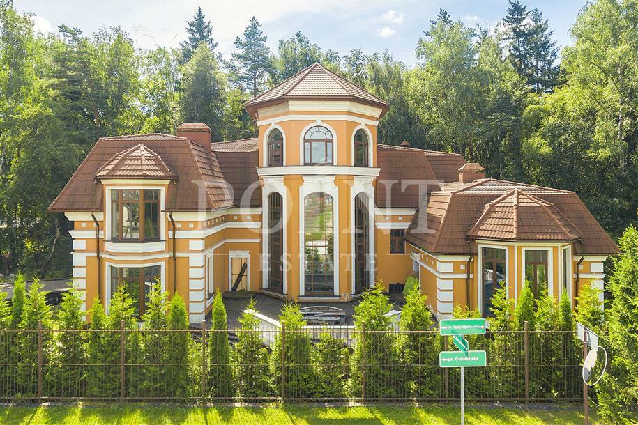 3-этажный коттедж 1 000 м² без отделки