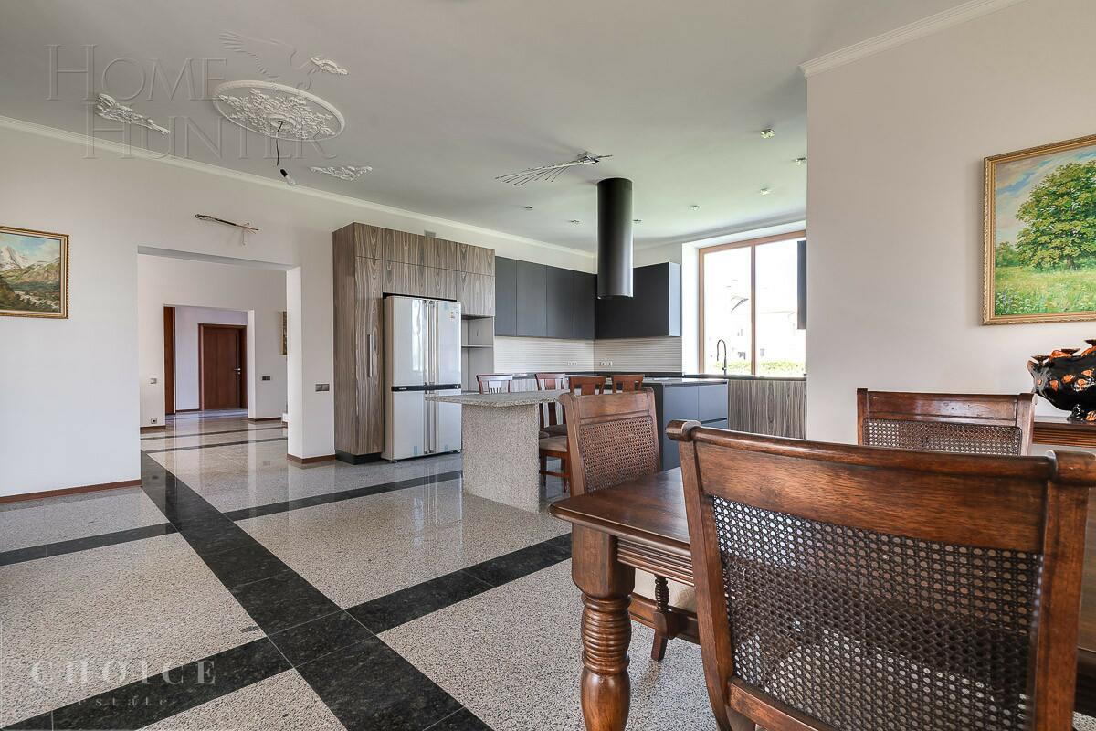 2-этажный коттедж 750 м² с отделкой