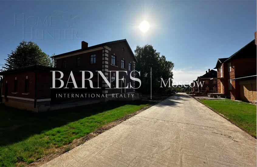 2-этажный коттедж 350 м² без отделки