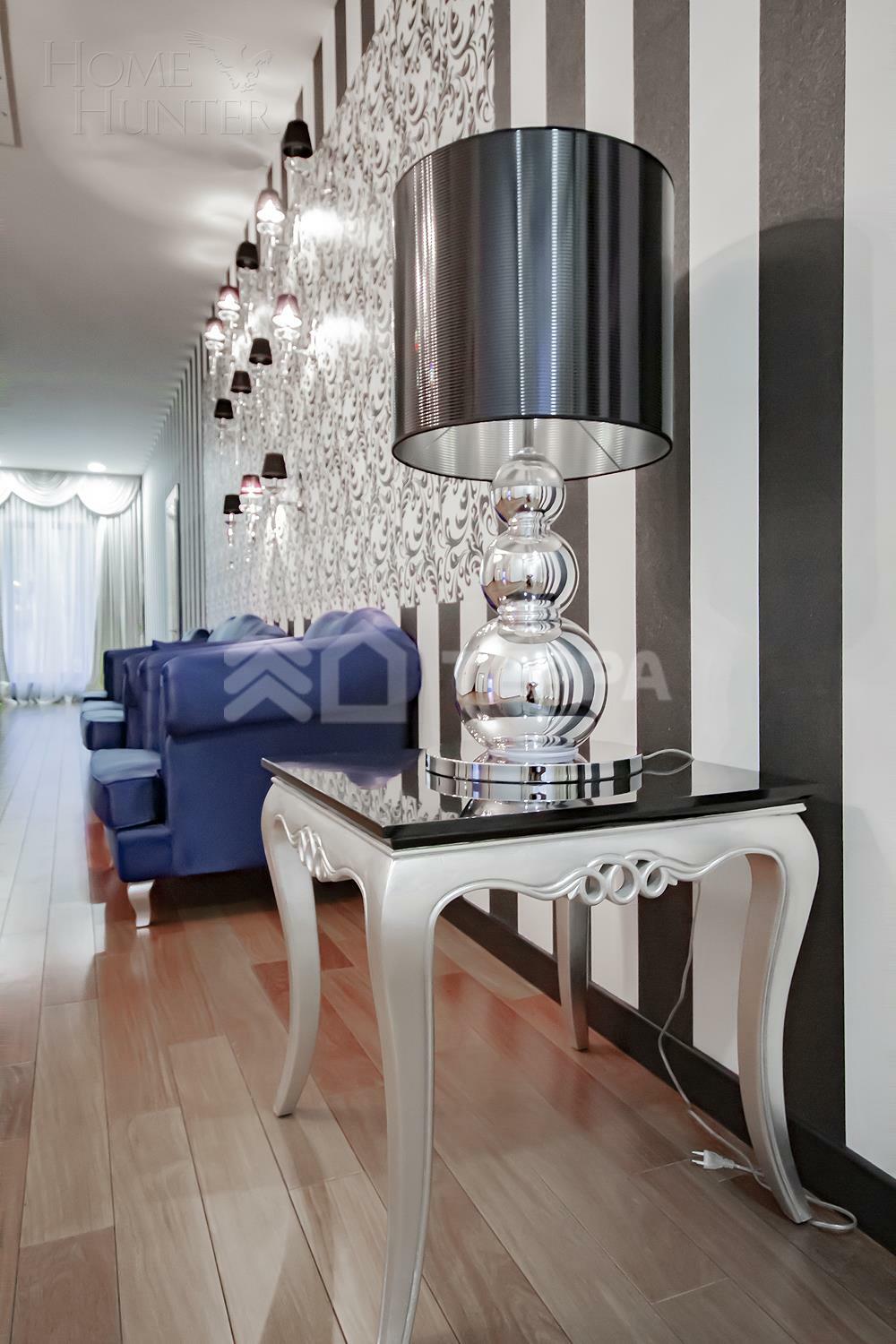 3-этажный коттедж 1 300 м² с отделкой