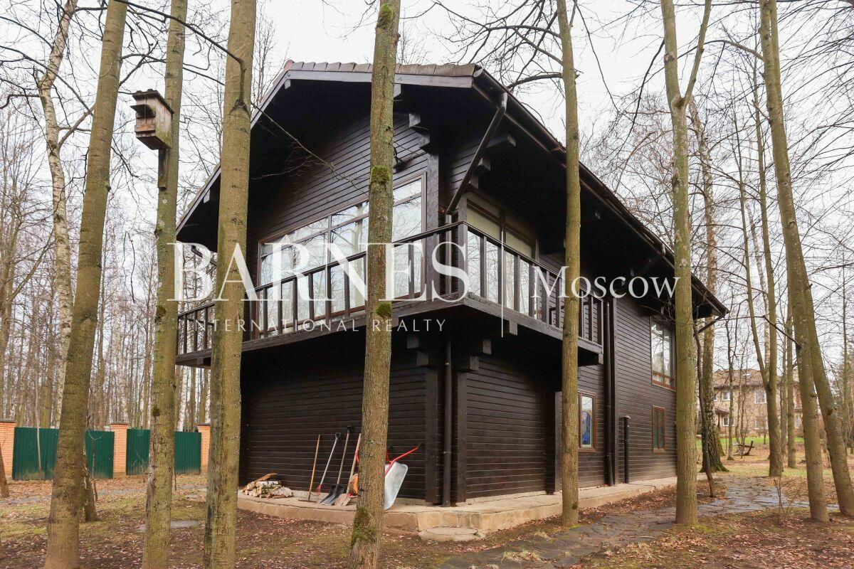 2-этажный коттедж 300 м² с отделкой