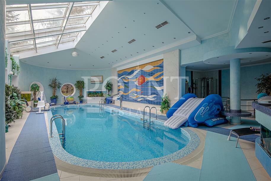 КОТТЕДЖ 1 400 м² с отделкой