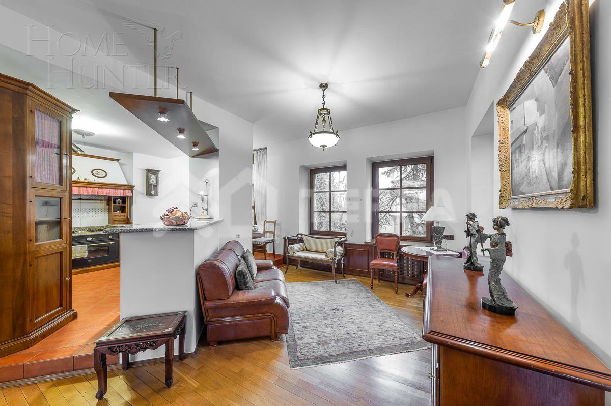 3-этажный коттедж 1 800 м² с отделкой