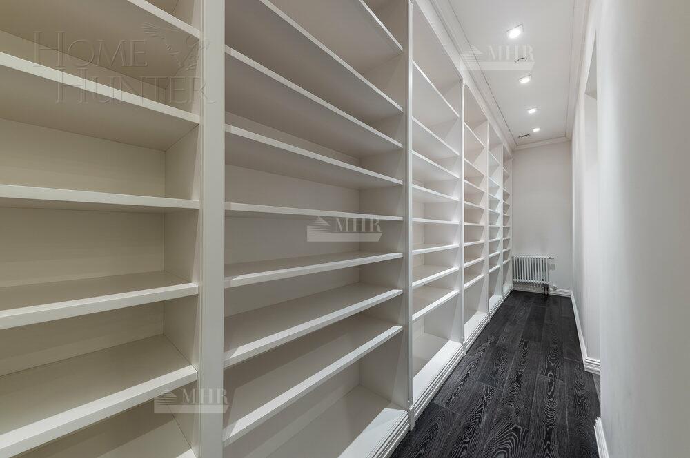 2-этажный коттедж 1 372 м² с отделкой